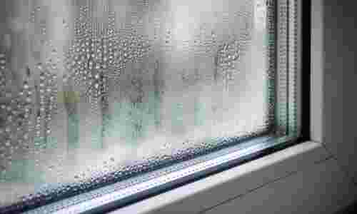 Πυριτικά άλατα απορρόφησης υγρασίας στους υαλοπίνακες