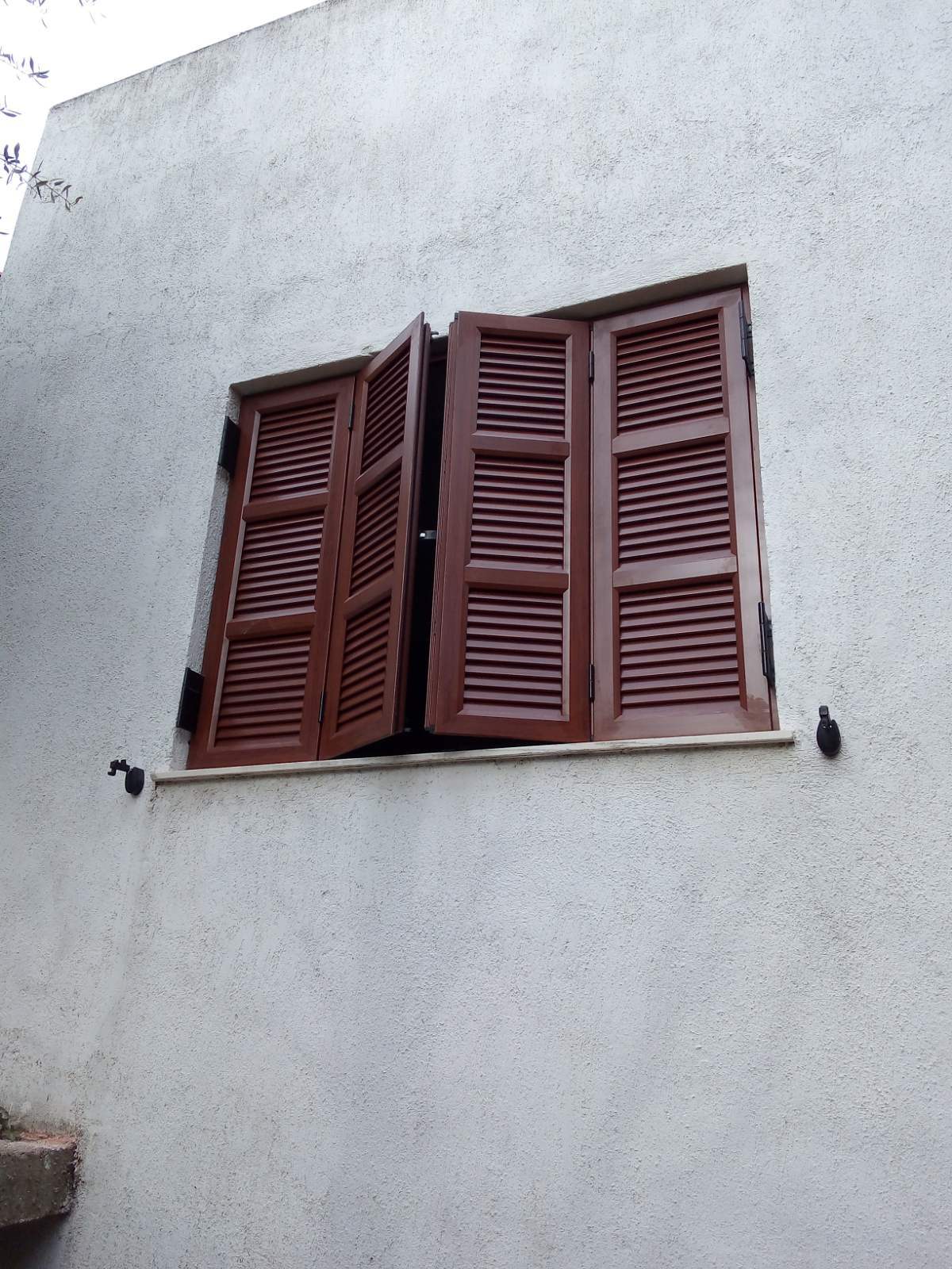 Μερικό άνοιγμα πατζουριών