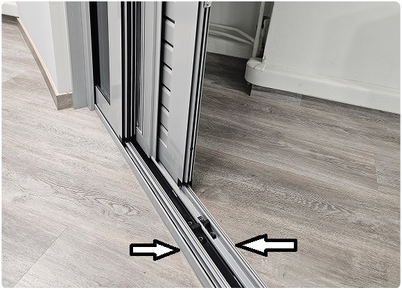 τριπλος οδηγός συρόμενου χωνευτού κουφώματος