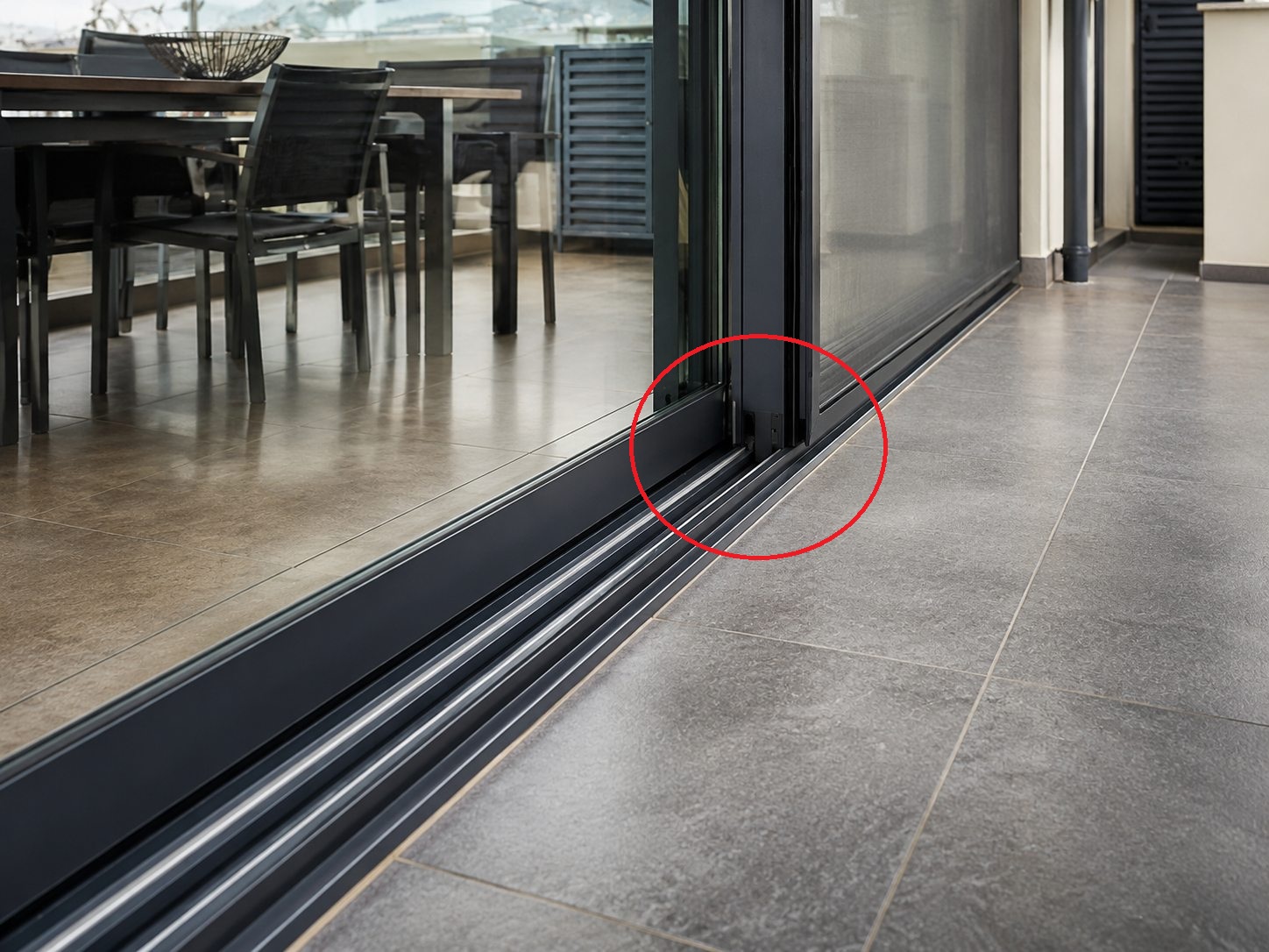Overlapping sliding frames that leak water