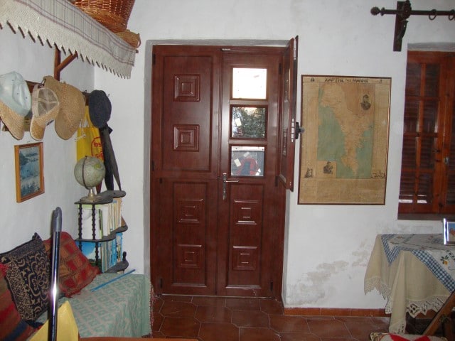 παραδοσιακές πόρτες με ταμπλά