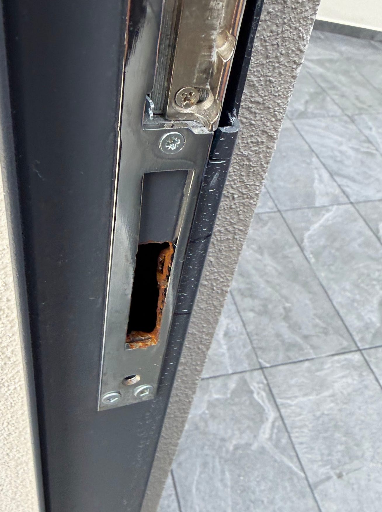 Rust on aluminum frames
