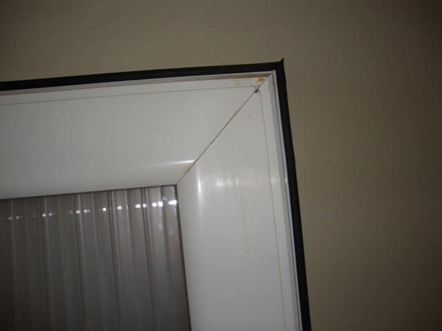 τρίζουν τα κουφώματα - βρίσκουν τα κουφώματα 