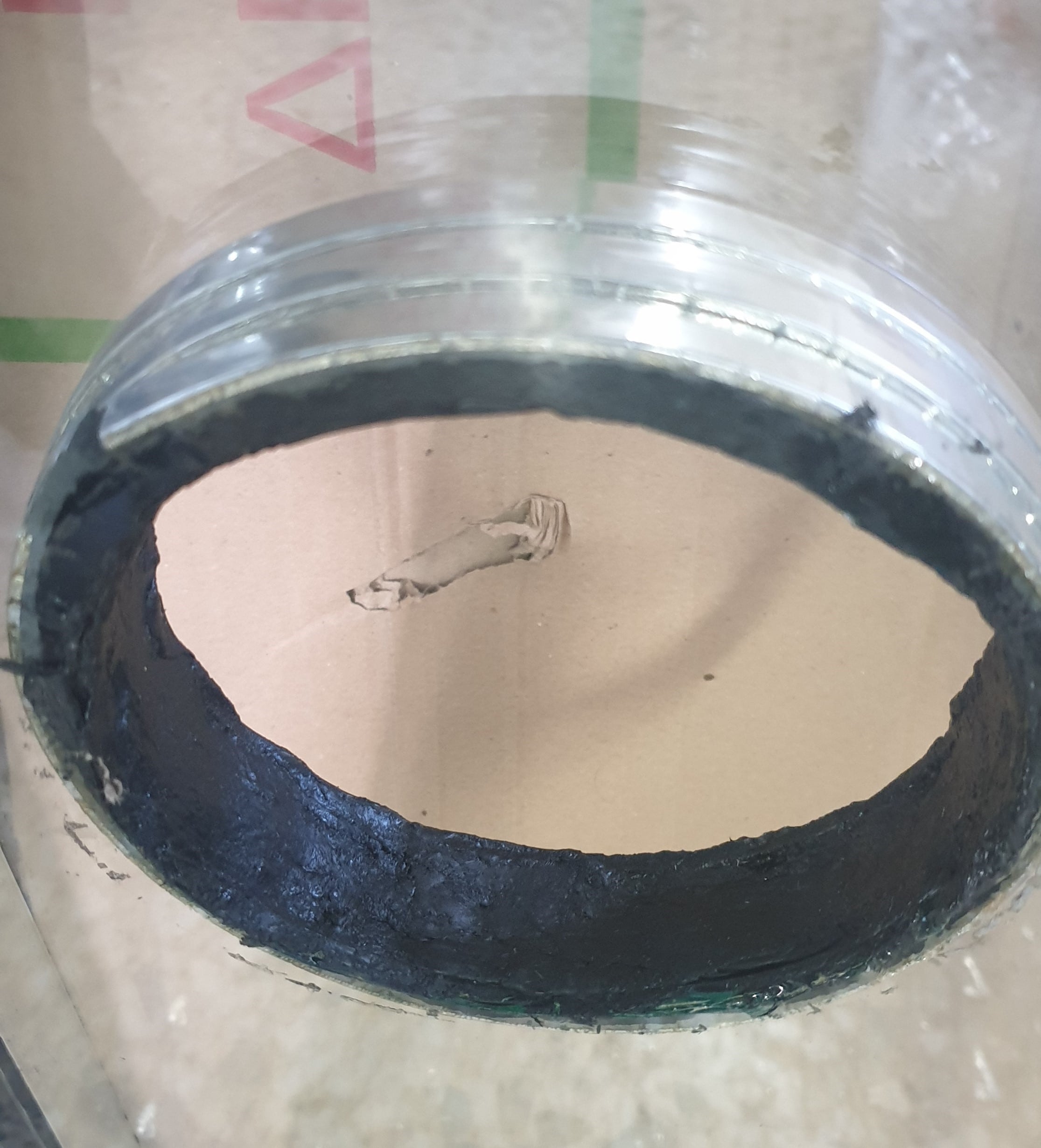 τρύπα σε διπλό τζάμι