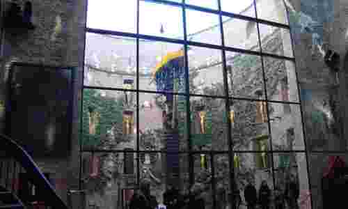 Φιγκέρες πόρτες και παράθυρα – Figueres doors and windows ( Το σπίτι του ζωγράφου Σαλβαντόρ Νταλί)